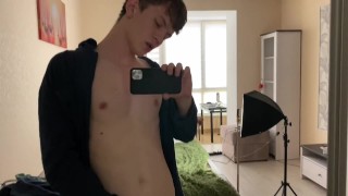 College Boy WAKE UP To FUCK FLASHLIGHT! Are All Virgin Boys So HORNY ? /Hot
