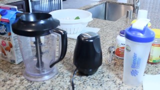 Ebony MILF Breakfast Smoothie