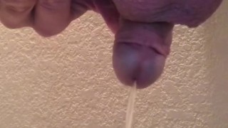 Long Pee in girlfriend’s bathroom 