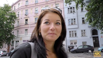 HUNT4K。丹尼斯 (Denisse) 在布拉格的一次性爱冒险