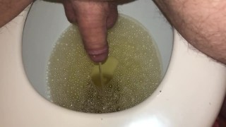 Long morning Pee on toilet 