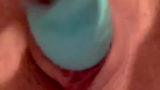 Vibing my pussy 