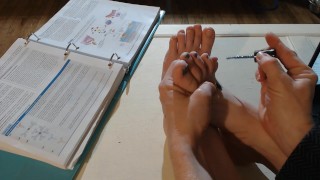 painting toes
