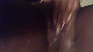 Making my pussy squirt 