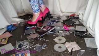 Made my girlfriend a carpet out of ex's old cd collection