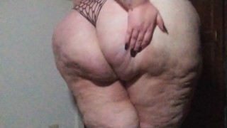 SSBBW Spanking, Spreading and Twerking