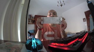 Uno scontrino su per il culo: con o senza vasellina?