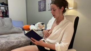 Voyeur of sexy brunette reading a hot romance novel and getting off to it