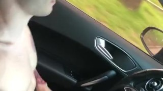 Ángel Gómez Dando un paseo en su Coche desnudó 