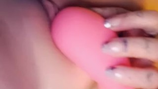 Thick redhead playing & cumming