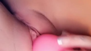 Thick redhead playing & cumming