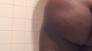 solo shower play