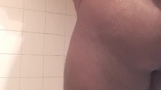 solo shower play