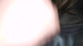 Mientras estamos en la fiesta, nos gusta follar en la pieza!