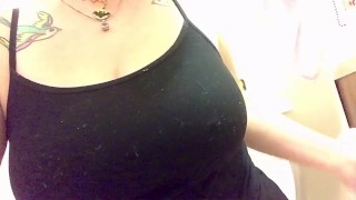 Thick White girl Takes a Piss (Babygirl_goth)