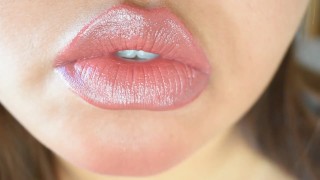 Pouty Pink Lip Fetish: Touching up my Lipgloss