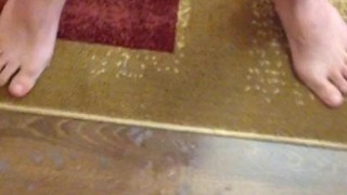 Big cock spews a lot of cum on the mirror.