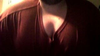 21 y/o chub plays with tits