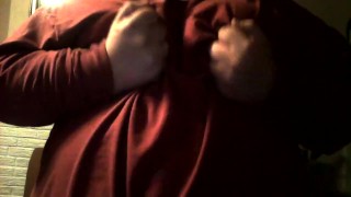 21 y/o chub plays with tits