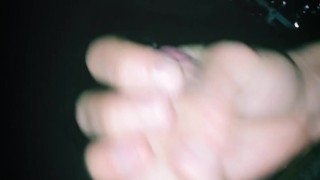 Дрочит большой красивый член