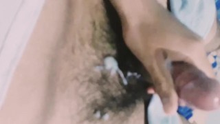 Me masturbo y me sacó toda la leche 
