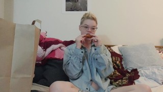 Petite Blonde Hotwings Mukbang