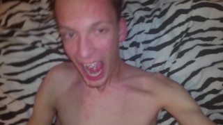 Very horny teen cums inside his mouth and then slowly spits it out