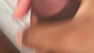 Tocando uma no quarto da mãe