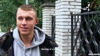  CZECH HUNTER 480 - Hiker Gets Persuaded To Suck & Fuck In The Woods