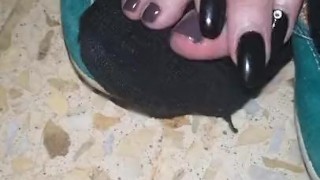 Después del trabajo es hora de descalzsrse