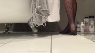 long sexy legs in pantyhose. runnerbean87 