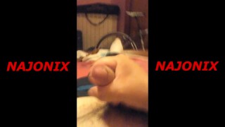 NAJONIX SI MASTURBA IN CAM