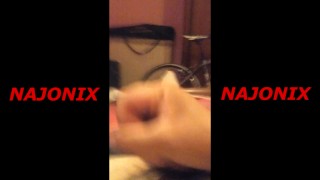 NAJONIX SI MASTURBA IN CAM