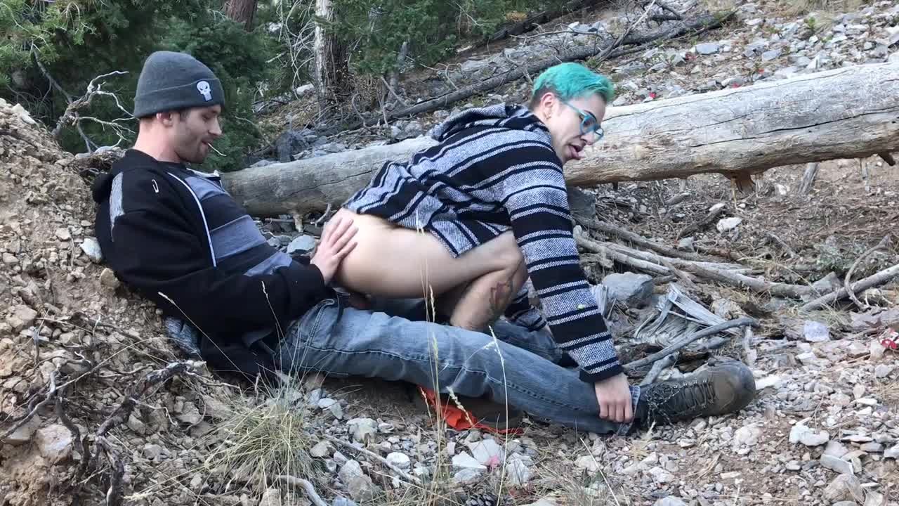 fuck public Hiking to Fuck: FtM Outdoor Public Fuck - 無料ポルノビデオ YouPorn