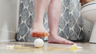 STICKY STINKY Egg Smashing