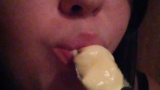 Im so hungry watch me eat ..no sound