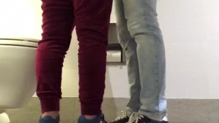 BEURETTE ANAL SEX TOILET PUBLIC