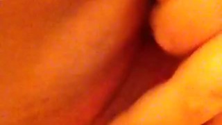 Young bbw squirts on dildo 