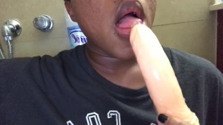 Tranny deepthroats dildo 