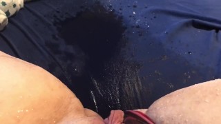 Spraying my bed with Piss 