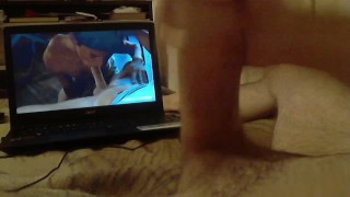 Смотрю порно и дрочу на него