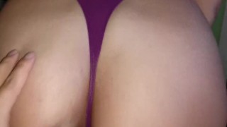 Follando con mi amiga latina, da unos sentones increíbles! Sexy lencería! 