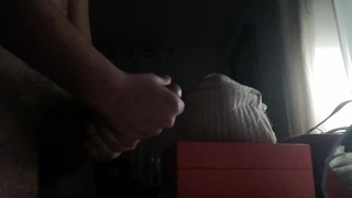 18y/o Virgin Fucks his Pillow, Huge Cumshot. This is for you Eryn ;)