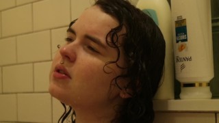 PAWG GETS WET AND CUMS PMV