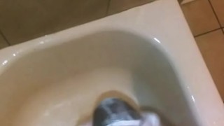 DL dark skin jacking off 