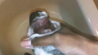 DL dark skin jacking off 