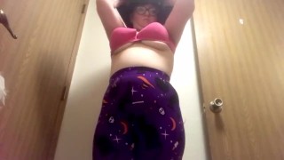 Cute goth Tease and Piss (babygirl_goth)