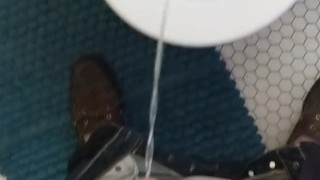 Anyone like peeing videos? Lemme know in the comments :)