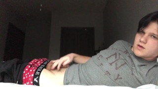 Gay Teen Blows a Load after Class