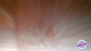 Anal doloroso con un vibrador y un condón